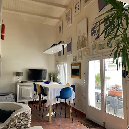 Holiday home Maison Confortable A Barbatre, Pres De La - Fr-1-823-148 *