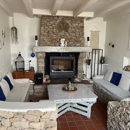 Holiday home Maison Confortable A Barbatre, Pres De La - Fr-1-823-148